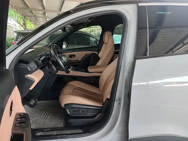 NIO ES6 2020