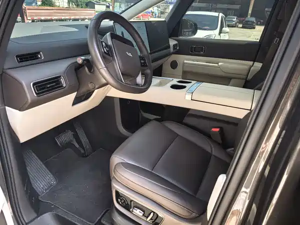 Li Auto MEGA 2025