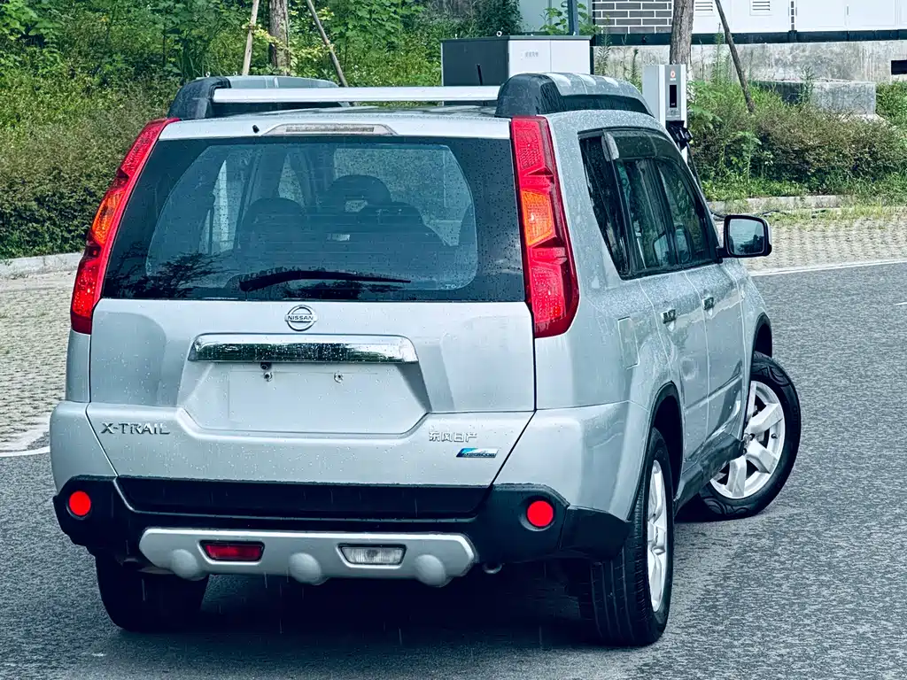 Nissan X-Trail 2011 — фото 10