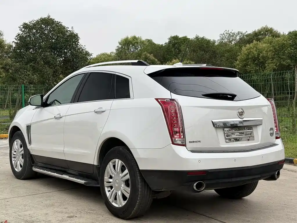 Cadillac SRX 2016 — фото 15