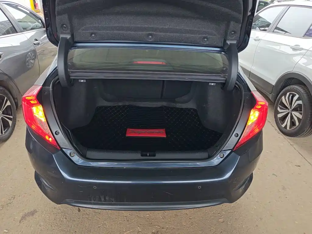 Honda Civic 2018 — фото 19