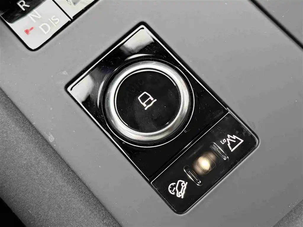 Land Rover Discovery 2024 — фото 13