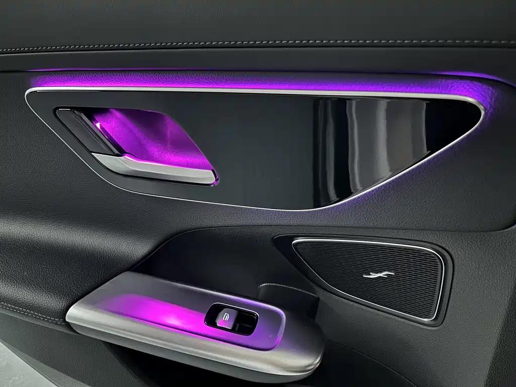 Mercedes-Benz C-Class 2022 — фото 12