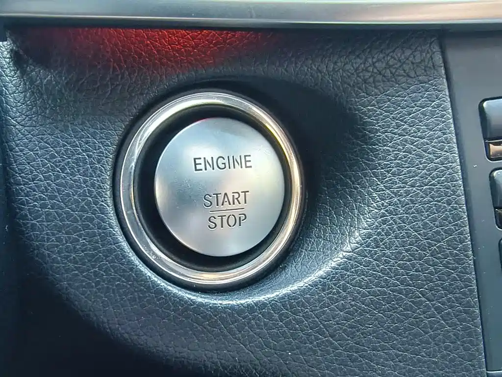 Mercedes-Benz E-Class 2015 — фото 13