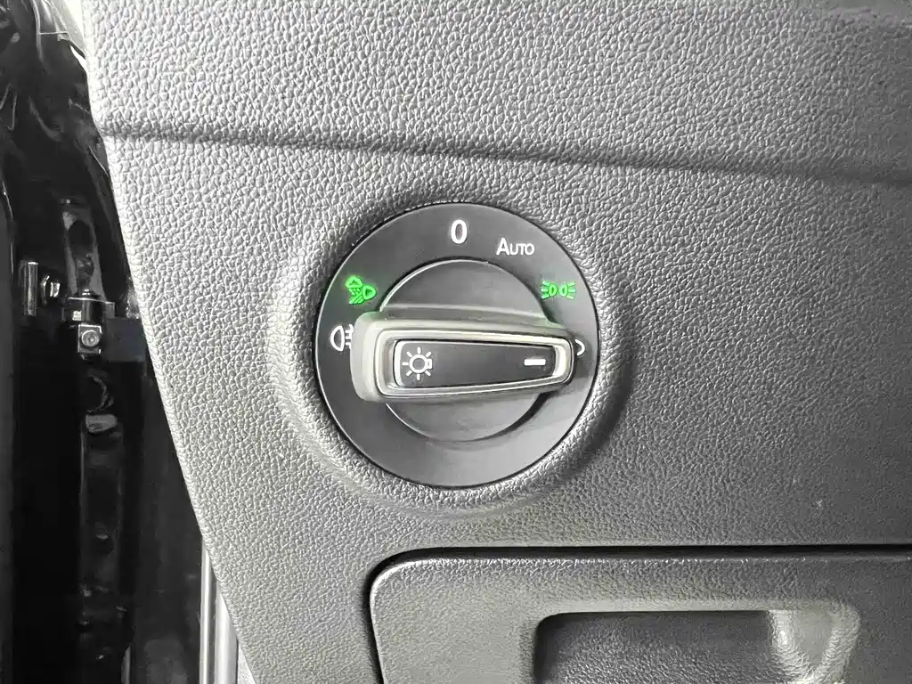 Volkswagen Tiguan L 2023 — фото 9