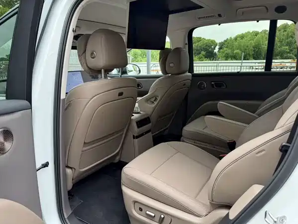 Li Auto i8 2026
