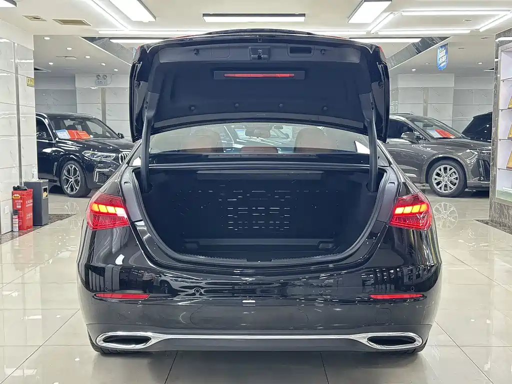Mercedes-Benz C-Class 2023