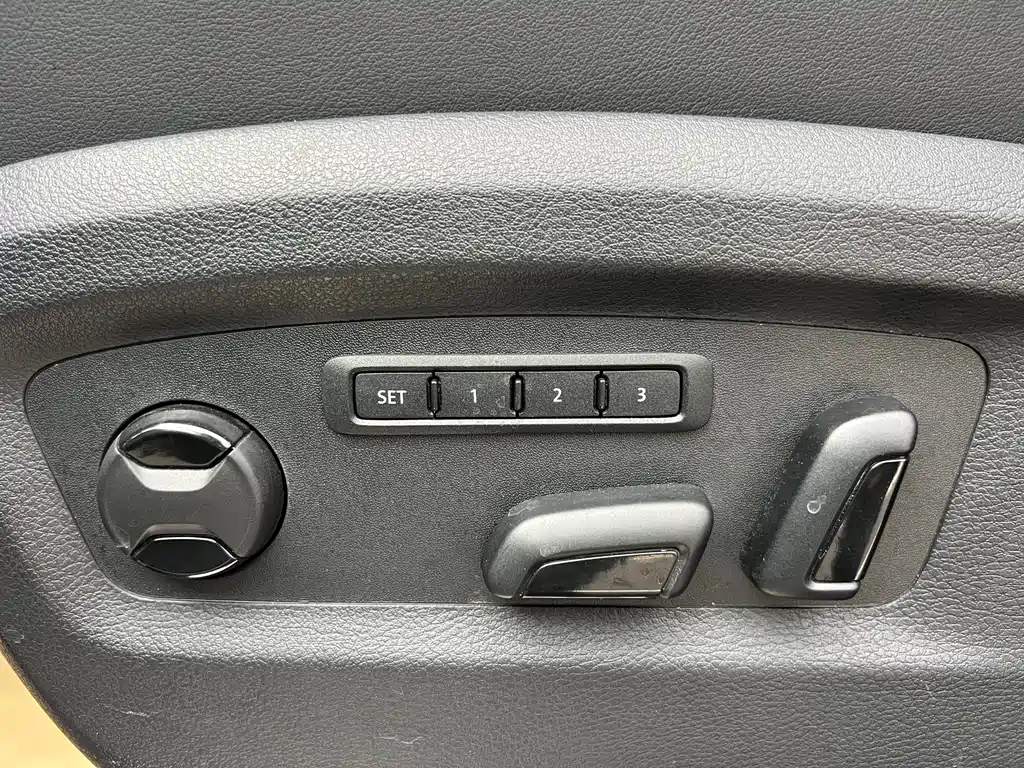 Volkswagen Multivan 2017 — фото 10