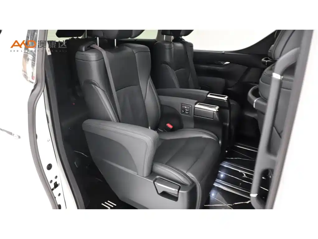 Toyota Vellfire 2023 — фото 8