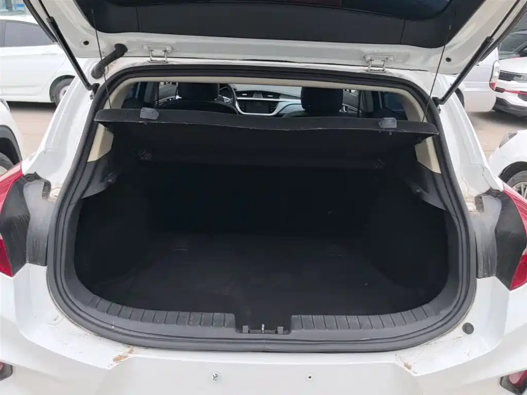 Geely Emgrand GS 2019 — фото 19