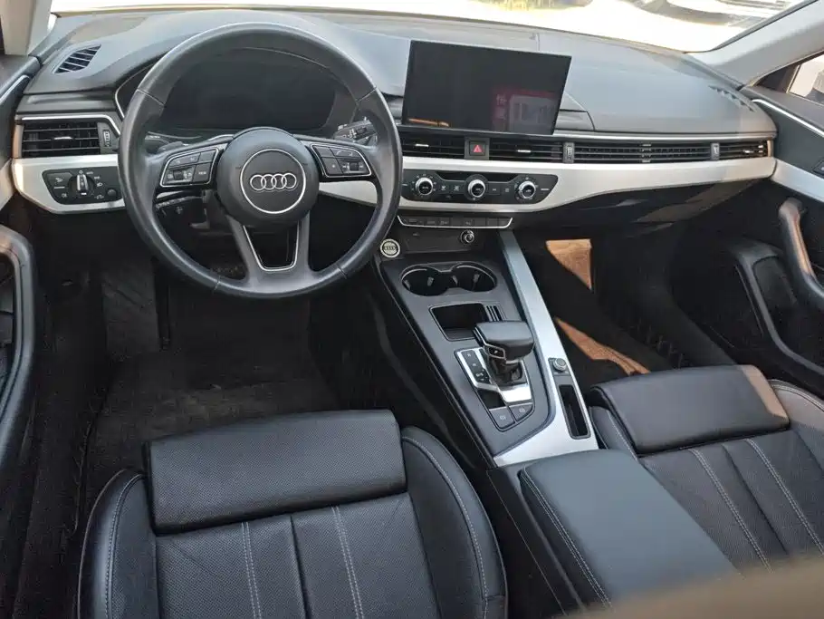 Audi A4L 2023 — фото 12