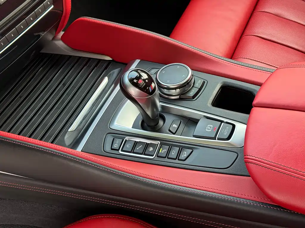 BMW X5 M 2016 — фото 15