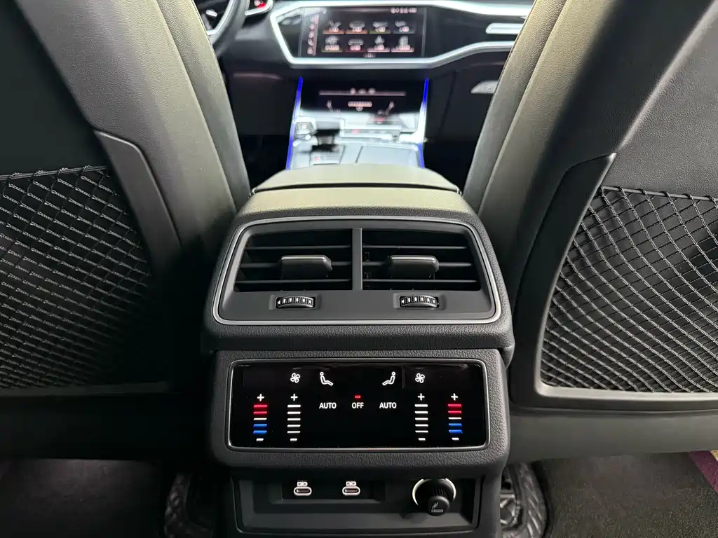 Audi A7L 2023 — фото 9
