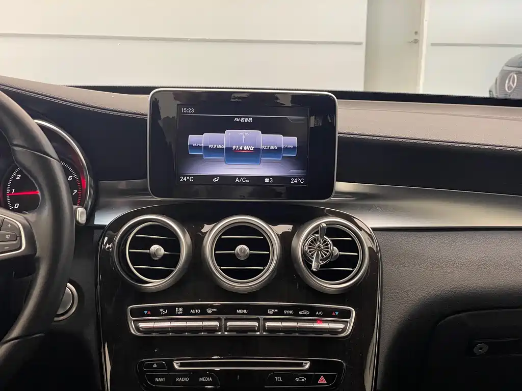 Mercedes-Benz GLC 2018 — фото 11