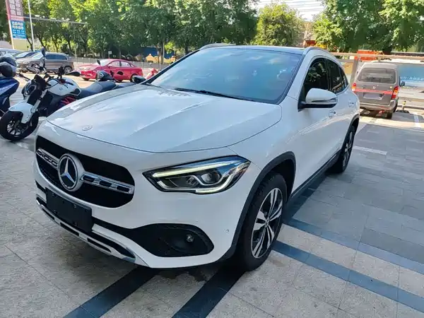 Mercedes-Benz GLA 2020