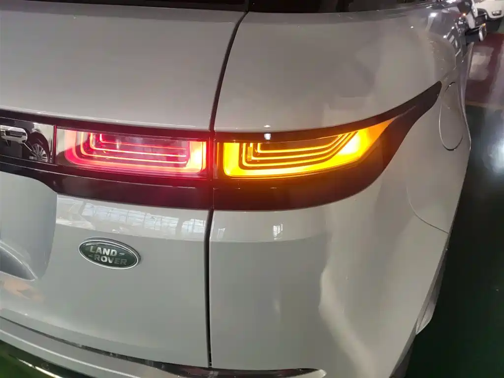 Land Rover Evoque 2024 — фото 8