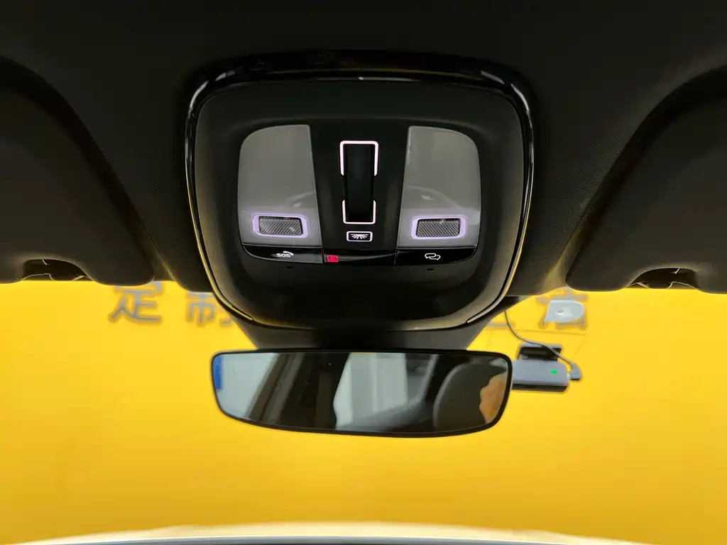 Volvo XC60 2023 — фото 26