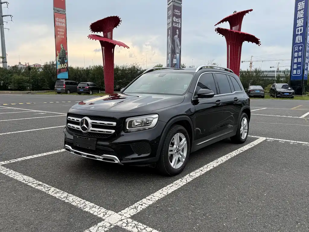 Mercedes-Benz GLB 2022 — фото 1