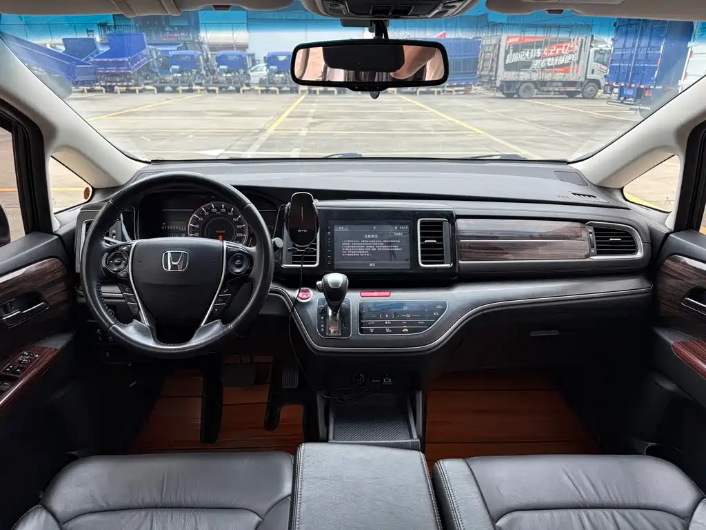 Honda Elysion 2018