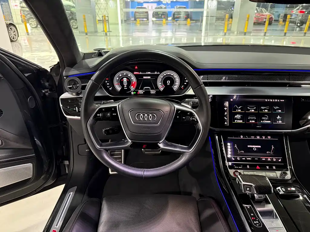 Audi S8 2021 — фото 16