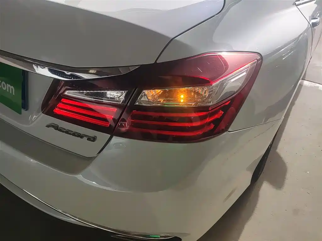 Honda Accord 2016 — фото 24