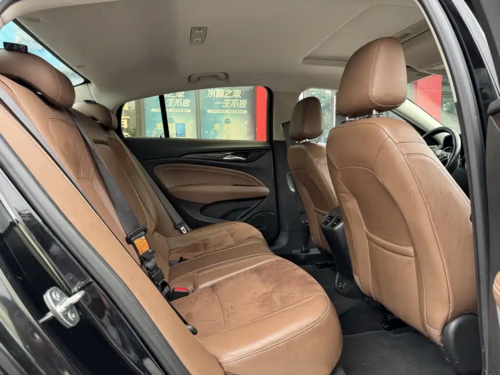 Buick Regal 2019 — фото 15