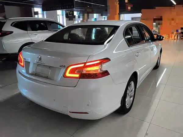 Peugeot 408 2015