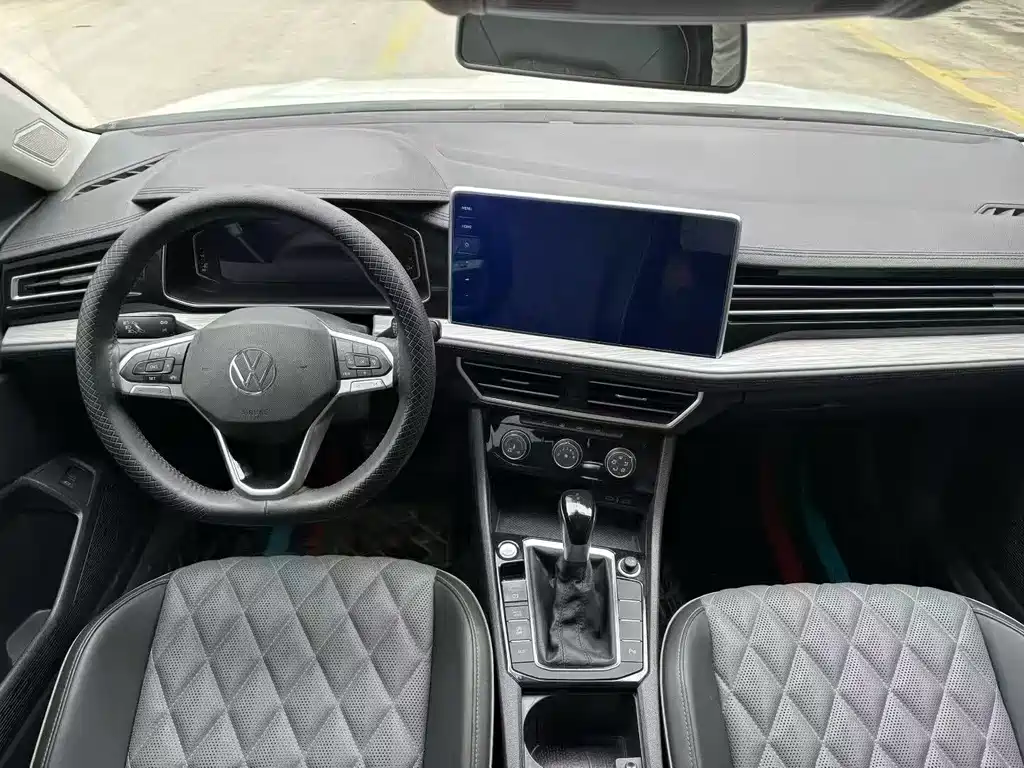Volkswagen Sagitar 2023