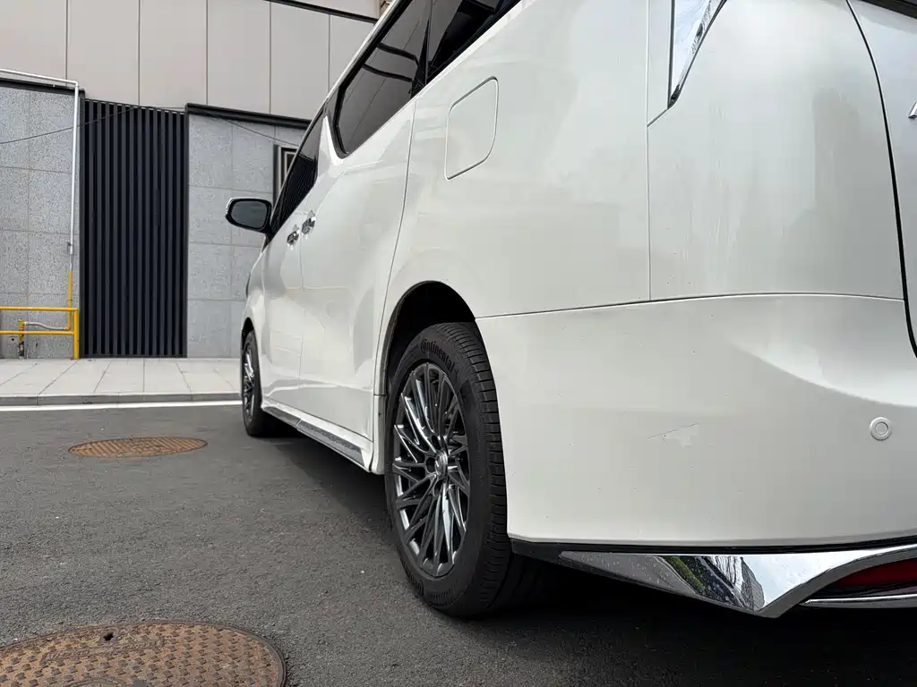 Toyota Alphard 2018 — фото 12