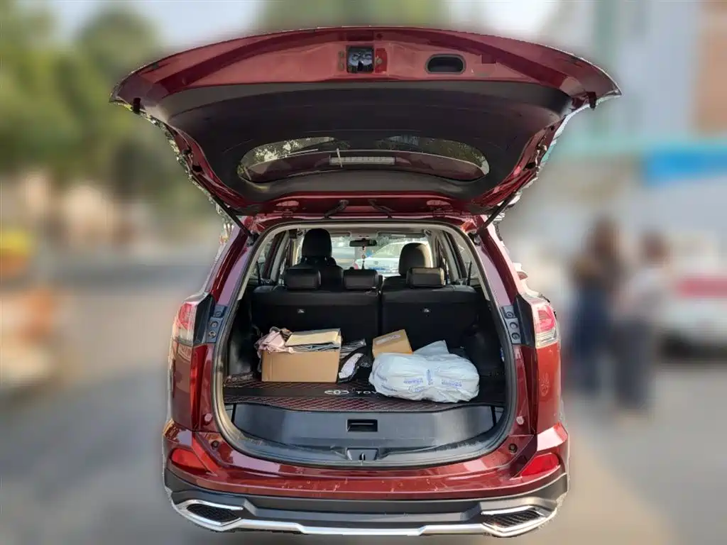 Toyota RAV4 2018 — фото 10