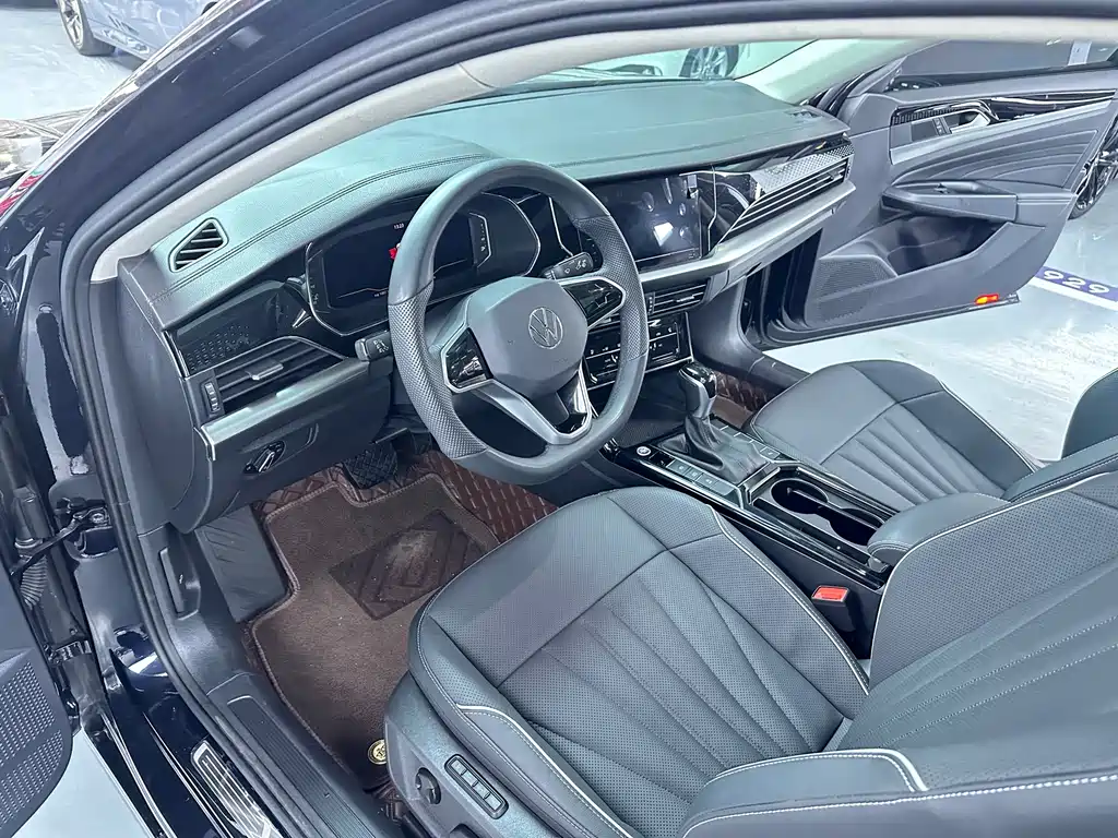 Volkswagen Passat 2024