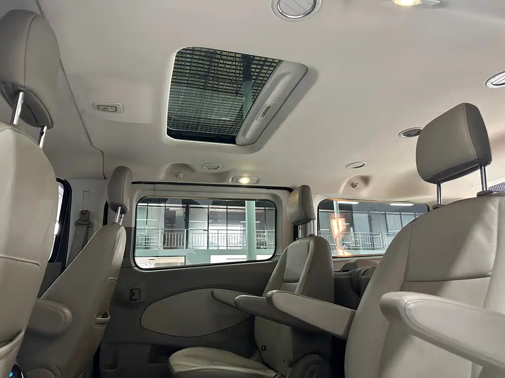 Ford Tourneo 2017 — фото 15