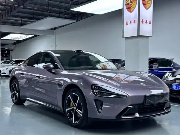 Xiaomi SU7 2024