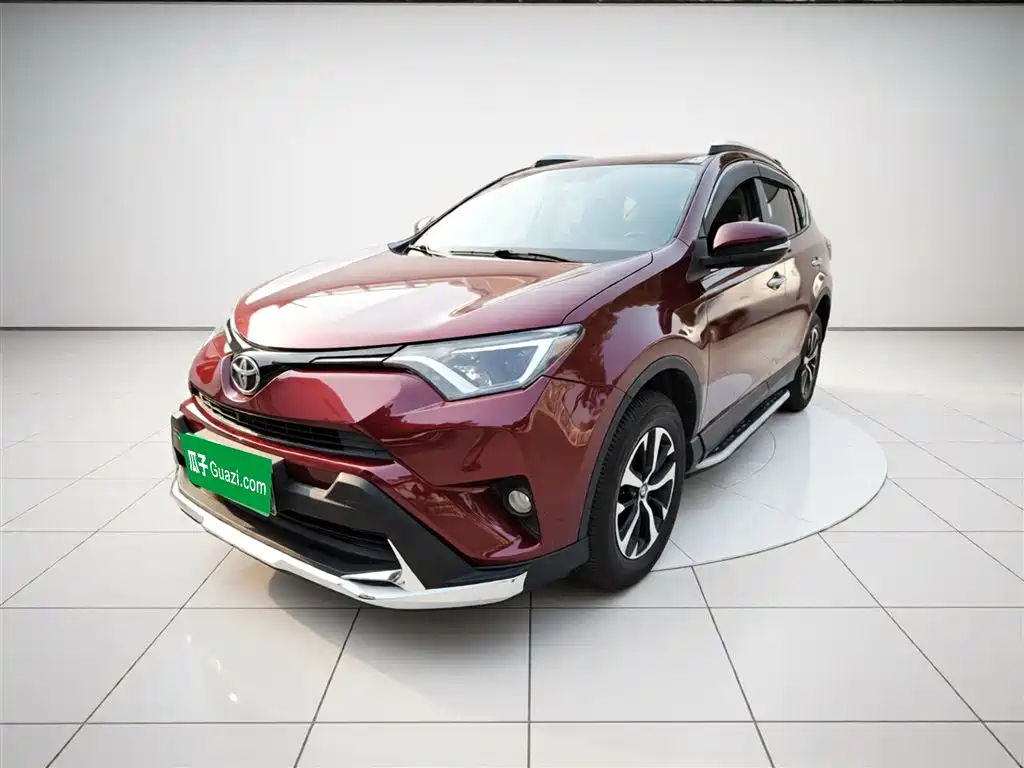 Toyota RAV4 2018 — фото 2
