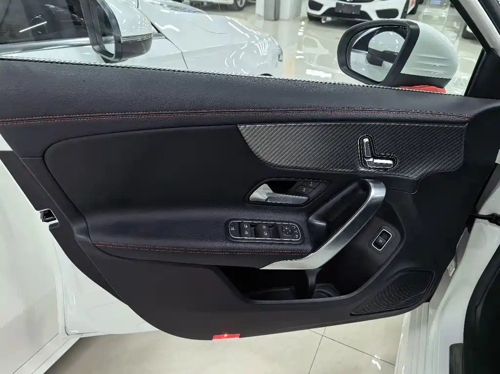 Mercedes-Benz A-Class 2023 — фото 11
