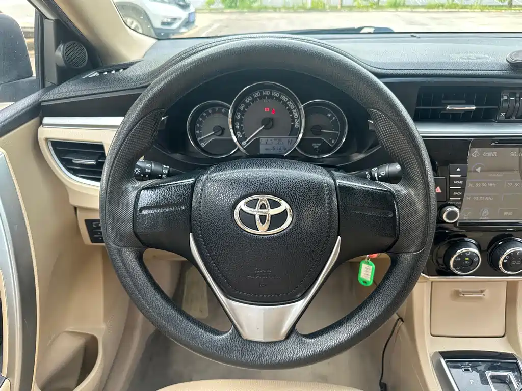 Toyota Corolla 2016 — фото 17
