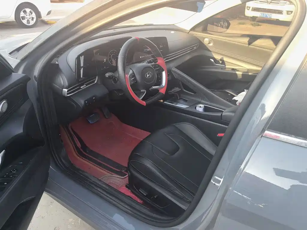 Hyundai Elantra 2022