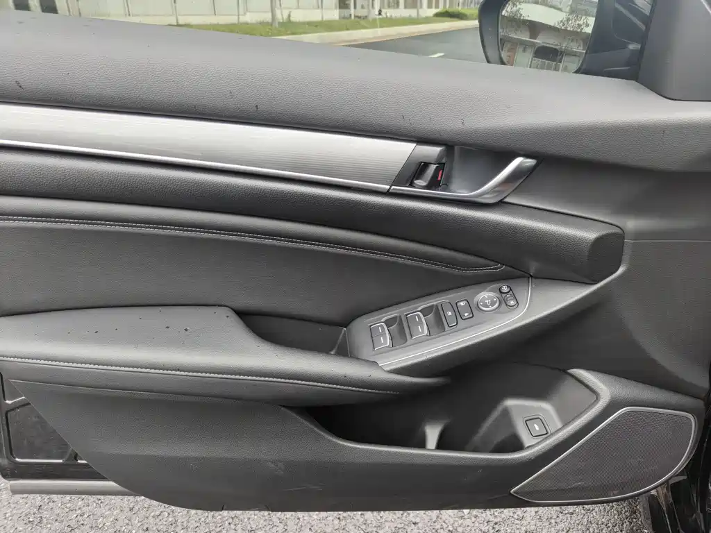Honda Accord 2023 — фото 12