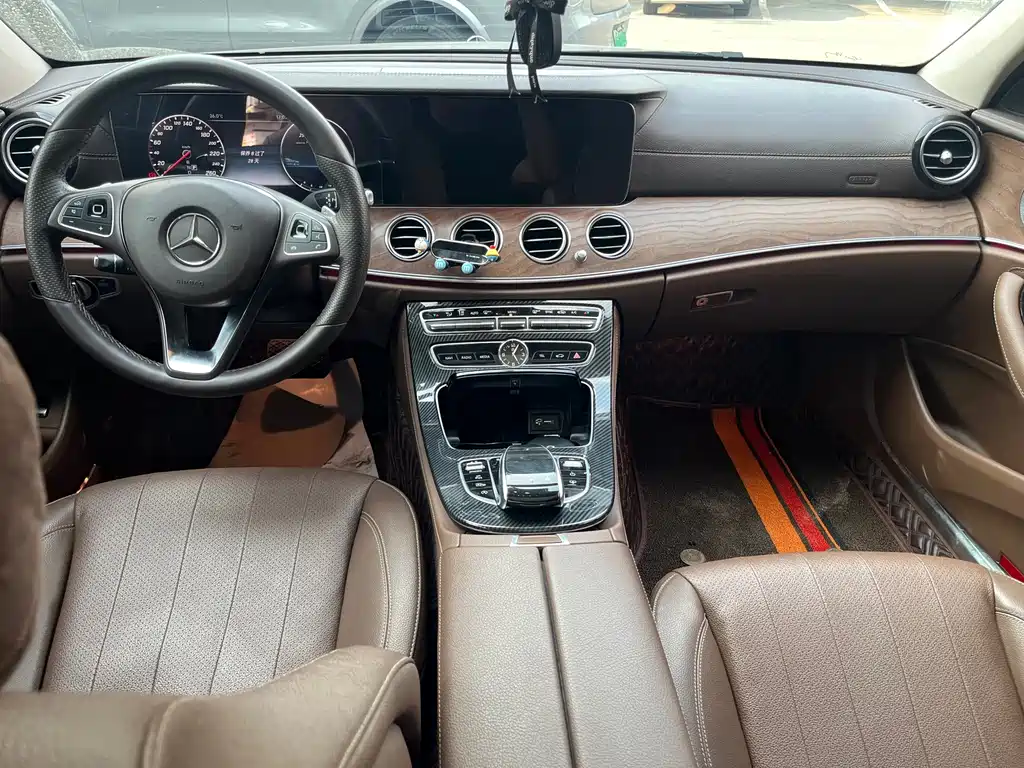 Mercedes-Benz E-Class 2017 — фото 12