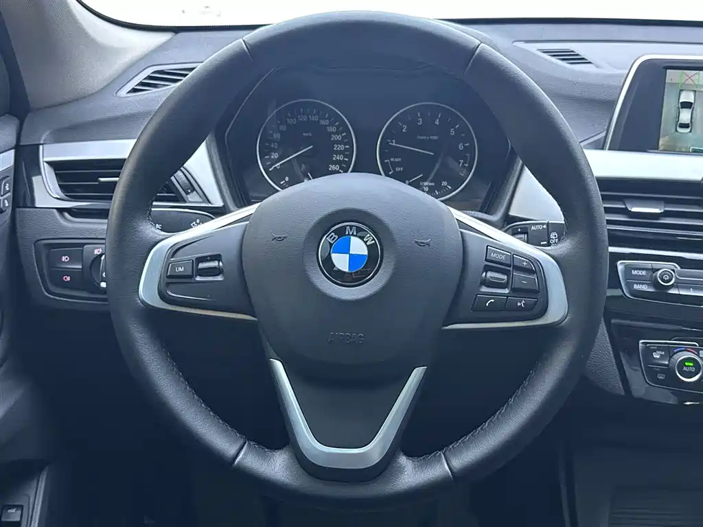 BMW X1 2018 — фото 14