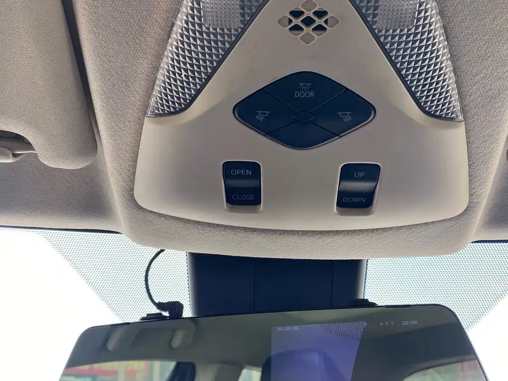 Toyota C-HR 2021 — фото 25