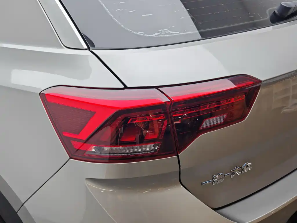 Volkswagen T-Roc 2020 — фото 7