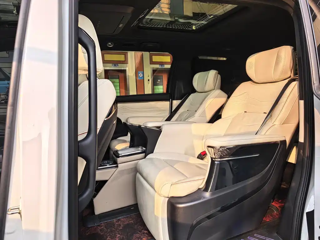 GAC Motor Trumpchi M8 2022 — фото 12