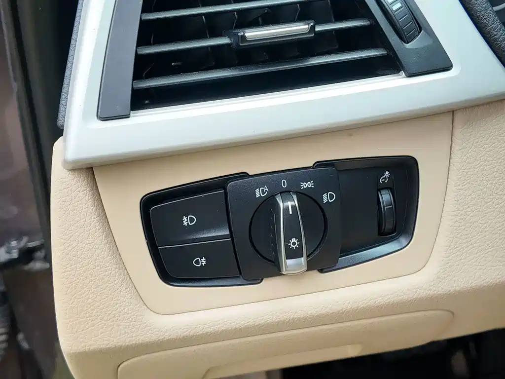 BMW 3 Series 2014 — фото 21