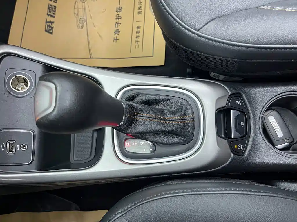 Jeep Compass 2018 — фото 29