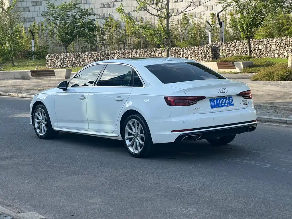 Audi A4L 2018 — фото 8