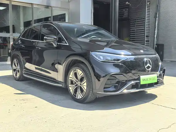 Mercedes-Benz EQE SUV 2025