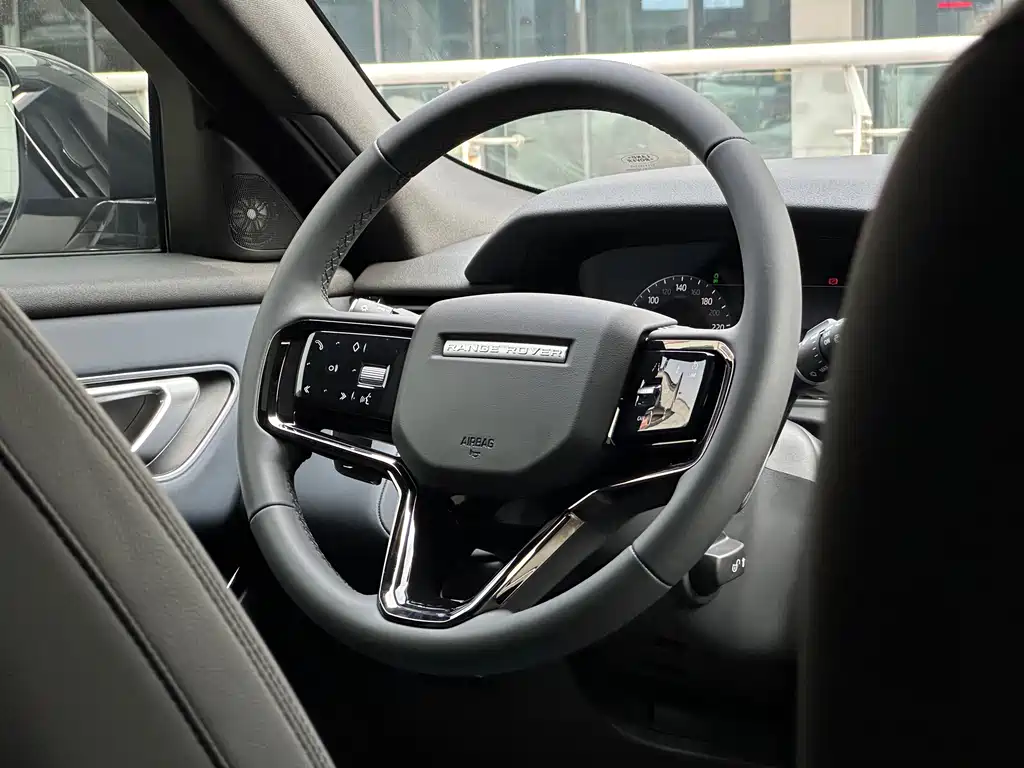 Land Rover Velar 2024 — фото 18