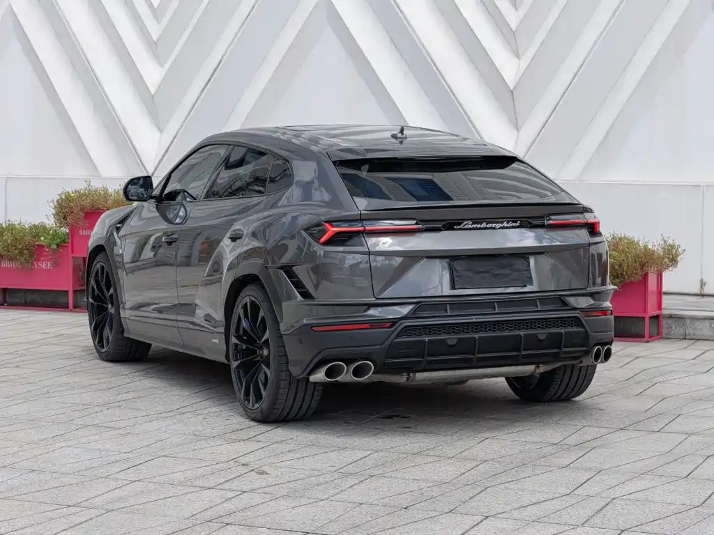 Lamborghini Urus 2024 — фото 6