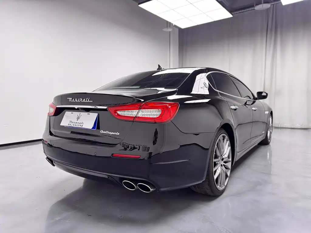 Maserati Quattroporte 2018 — фото 30
